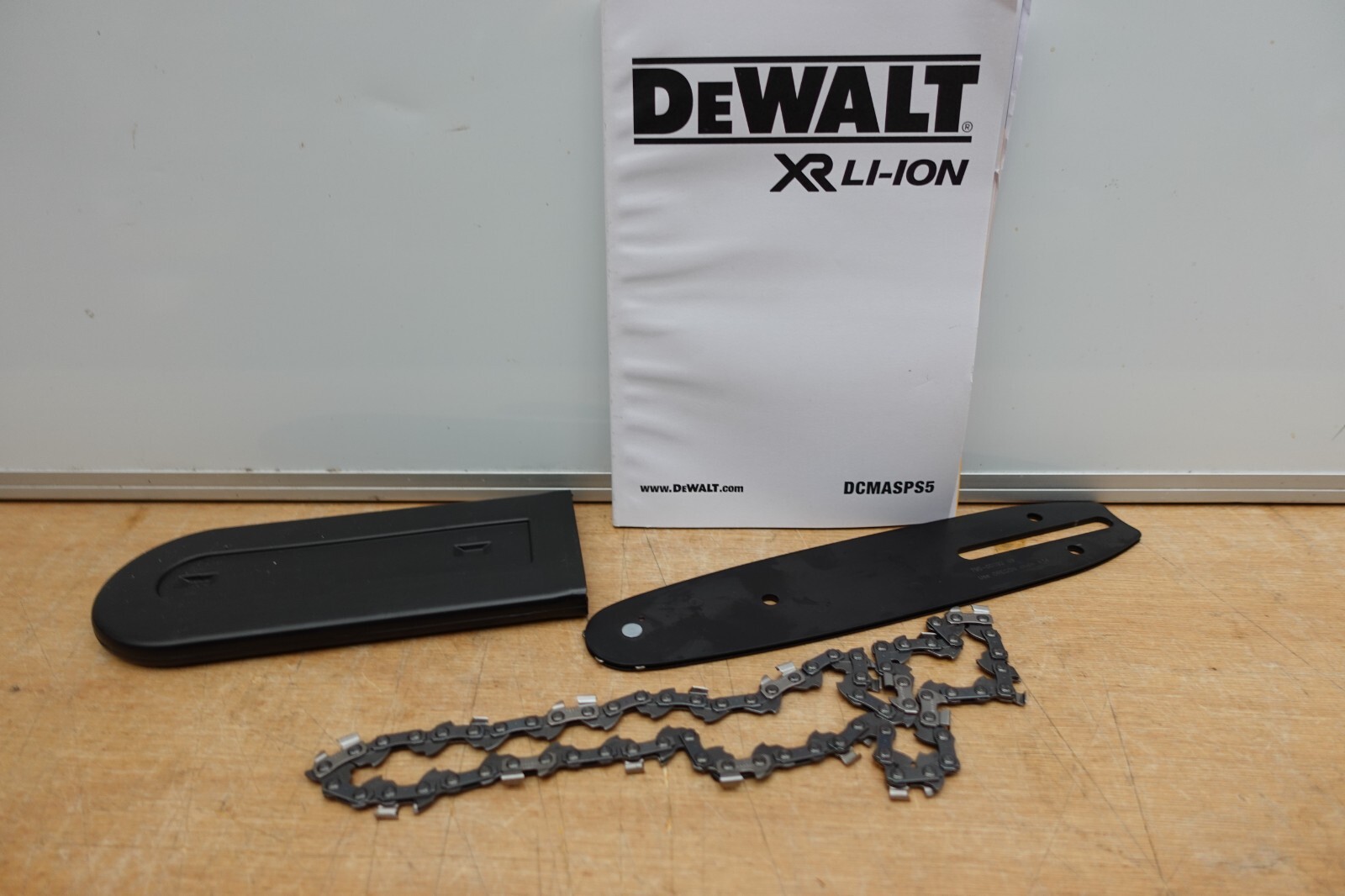DeWALT dcmas5713 8" 20cm polesaw chain bar chain and scabbard